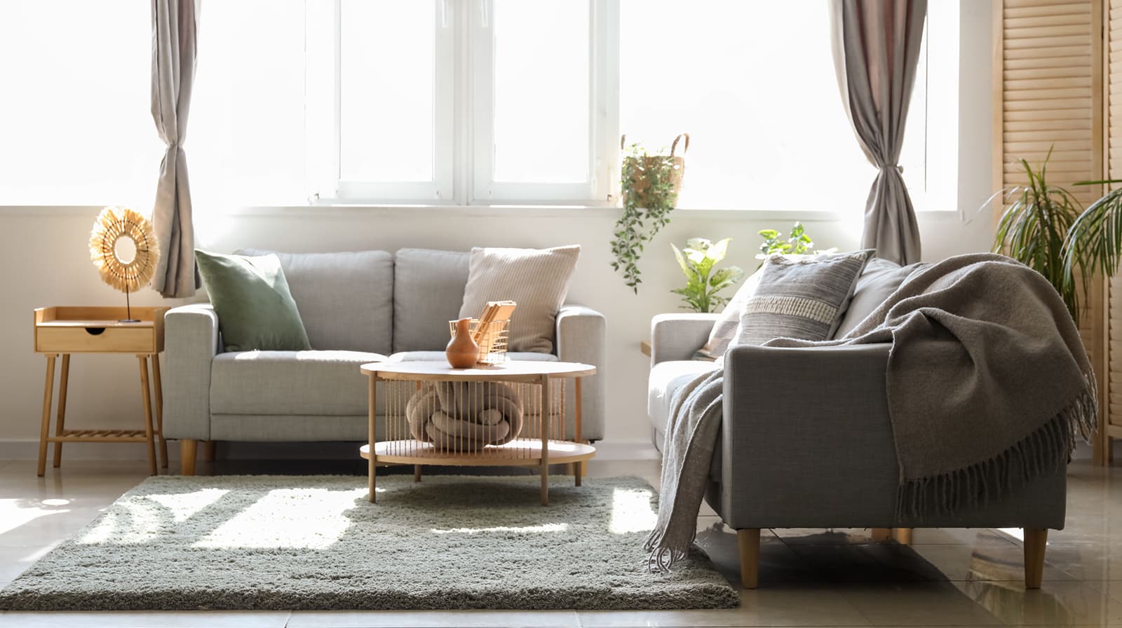 Replacement Windows Made for the Poway, California Climate